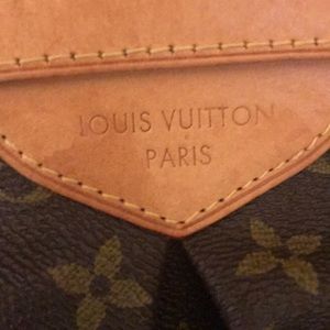 LV Monogram Canvas Tivoli GM bag is the 1 for you.